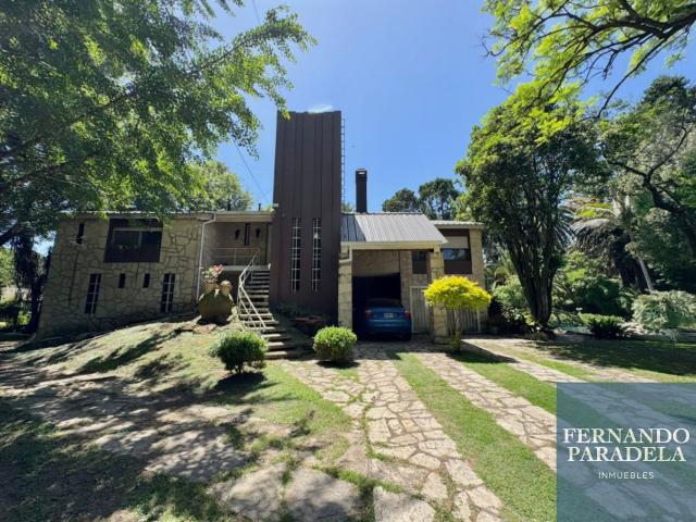 Alquiler Casa 4 dormitorios, 460m2, con balcón, Del Prado 1200, Barrio Parque Leloir, Ituzaingo | Argenprop