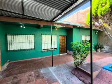 Alquiler Casa 4 dormitorios, 80m2, 2 cocheras, Salvador Cetra 1933, Ituzaingo | Argenprop