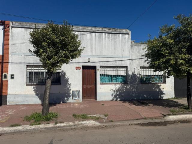 Alquiler Casa 50 años 2 dormitorios, 1 cochera, 100m2, Rivadavia 1156, Cañuelas, Partido de Cañuelas | Argenprop