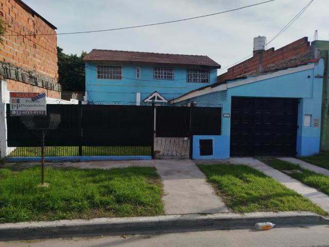 ALQUILER CASA 5 AMBIENTES CON COCHERA EN ITUZAINGÓ NORTE