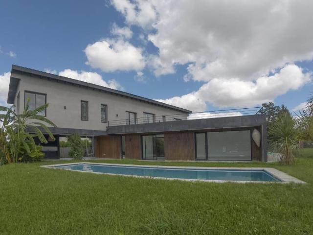 Alquiler casa 5 ambientes Lote interno Barrio San Matías Escobar