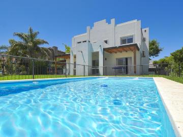 ALQUILER | CASA | 5 AMBIENTES | PILETA | BARRIO LOS JAZMINES