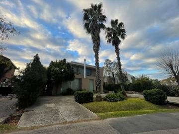 Alquiler Casa 5 dormitorios 6 años, 460m2, 0, Los Sauces, Buenos Aires | Argenprop