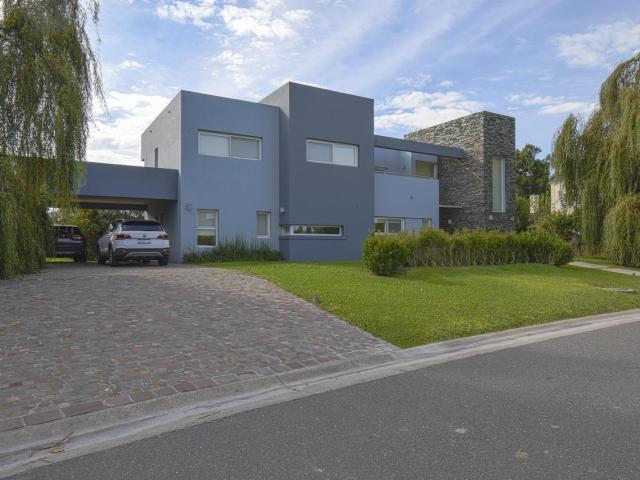 Alquiler Casa 6 Ambientes en Haras Santa Maria Los Robles, E