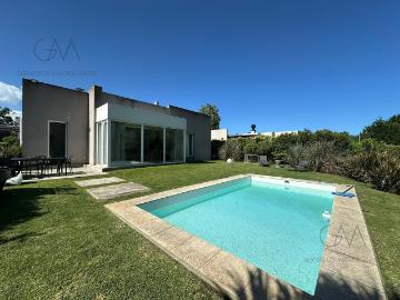 Alquiler Casa 6 años 3 dormitorios, 215m2, Avenida Jorge Newbery 5000, Mar del Plata | Argenprop