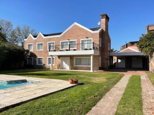 Alquiler Casa 7 amb con pileta y jardin Punta Chica