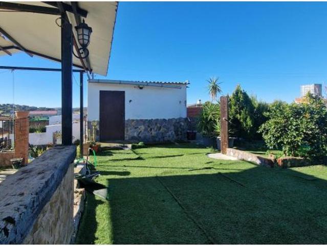 ALQUILER CHALET CON PARCELA EN HIGUERA DE VARGAS