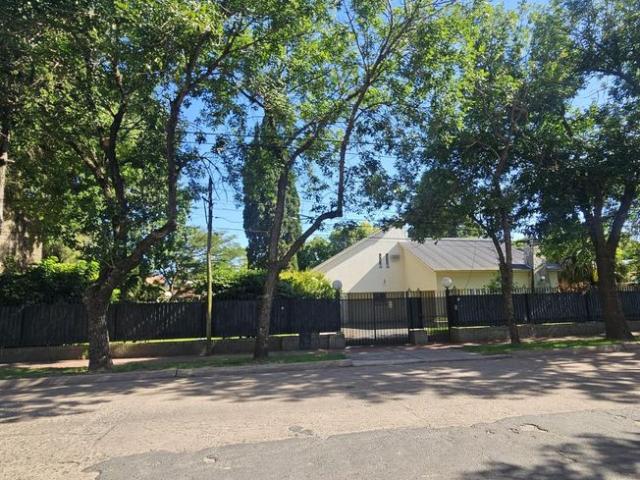 ALQUILER CHALET GRANADERO BAIGORRIA LADO RIO A METROS AVENIDA