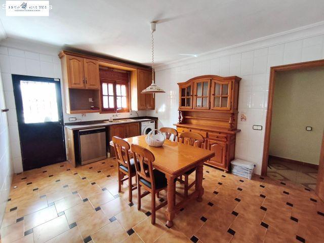 ALQUILER Chalet en Vilamarxant ¡Tu Oasis en la Montaña!