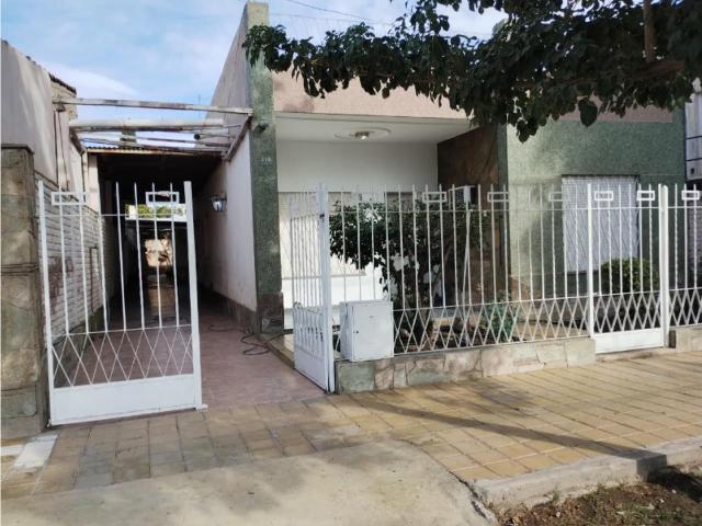 Alquiler Comoda Casa En Barrio Sarassa. Capital