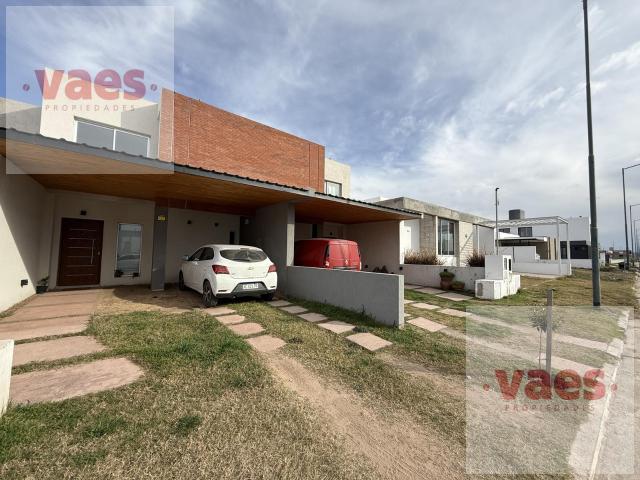 ALQUILER ? D?plex de 3 dormitorios Rincones de Manantiales