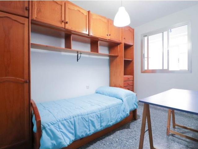 ? ¡Alquiler de temporada escolar en Almería! ?✨
