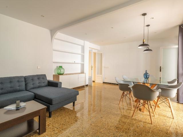 ¡ALQUILER DE TEMPORADA! ¡PISO EN BONS AIRES, CON ASCENSOR, AMUEBLADO Y LISTO PARA ENTRAR!