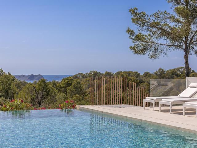Alquiler de Villa de 7 habitaciones con vistas al mar en Cala Tarida, Ibiza
