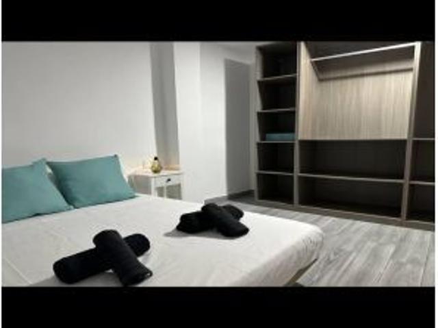 Alquiler de Vivienda Amueblada en el Zapillo, Ideal para Temporada Escolar