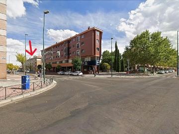 ALQUILER DE VIVIENDA CON TRES DORMITORIOS EN ZONA SUR