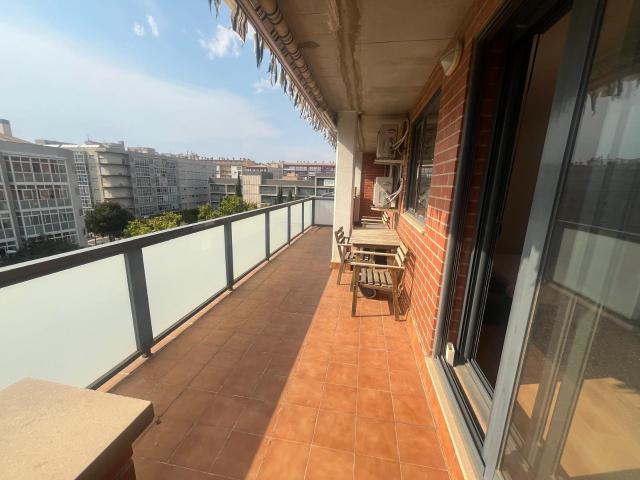 Alquiler de vivienda de 3 dormitorios con terraza, garaje y trastero en Parque Goya