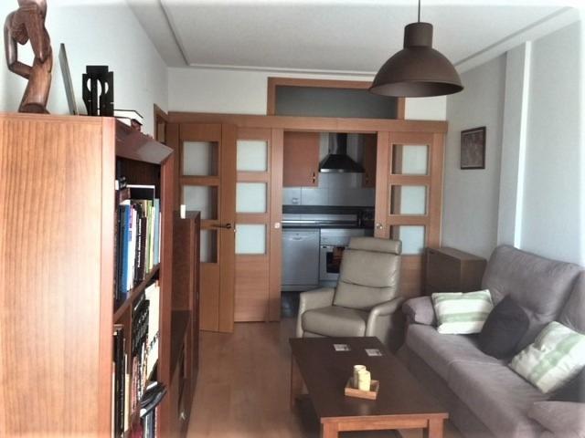 ALQUILER DE VIVIENDA DE UNA HABITACIÓN EN FANTÁSTICO ESTADO