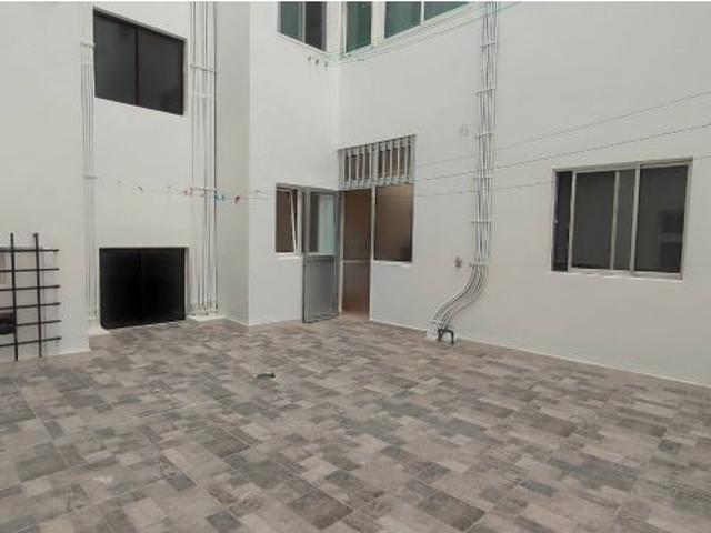¡Alquiler de vivienda diáfana con patio privativo en c/ Luis Doreste Silva, Las Palmas de Gran Canar