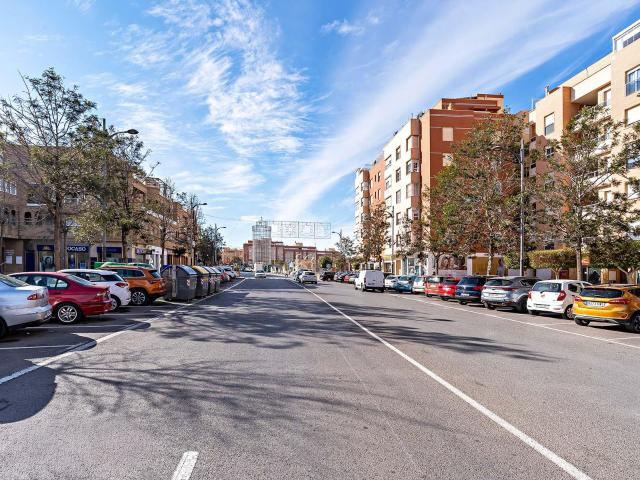 Alquiler de vivienda en Roquetas de Mar, a 200 metros de la playa de La Romanilla