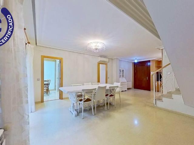 ALQUILER DE VIVIENDA EXCLUSIVA EN CHIVA: CONFORT, DISEÑO Y UBICACIÓN INMEJORABLE