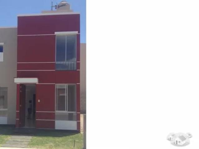 ALQUILER DE VIVIENDA FAMILIARA CASA DE 2 PISOS