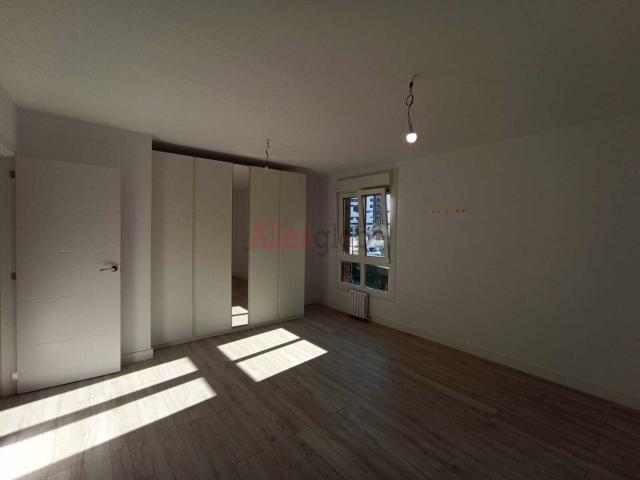 ALQUILER DE VIVIENDA NUEVA CON PLAZA DE GARAJE EN EL CENTRO