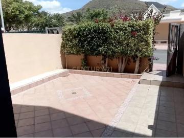ALQUILER DE ADOSADO EN LLANO DEL CAMELLO. SAN MIGUEL DE ABONA