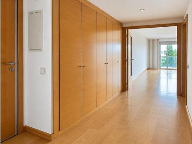 Alquiler de amplio piso 3 habitaciones con terraza, piscina, parking y trastero en Palma