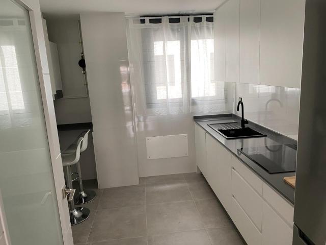 ALQUILER DE APARTAMENTO DE 2 DORMITORIOS EN AV. DE ELVAS