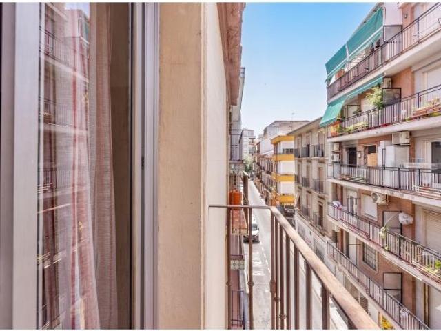 ?✨ ¡Alquiler de apartamento en pleno centro de Granada! ✨? Calle Almona de San Juan de Dios | Gran C