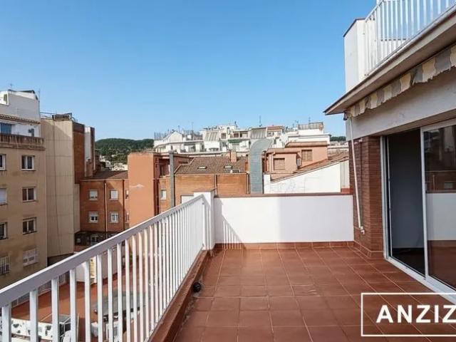 Alquiler de ático en Calle de Gósol