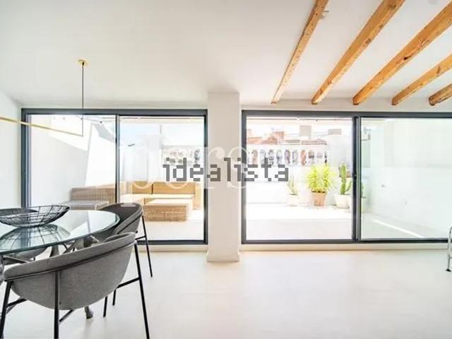 Alquiler de ático en Plaza de Alfonso el Magnánimo