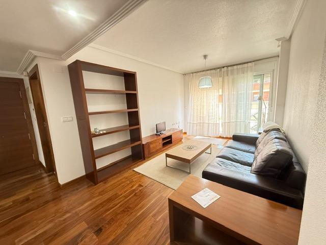 ALQUILER DE ATICO EN RONDA SUR, 2 DORMITORIOS, TERRAZA 25 M2 GARAJE