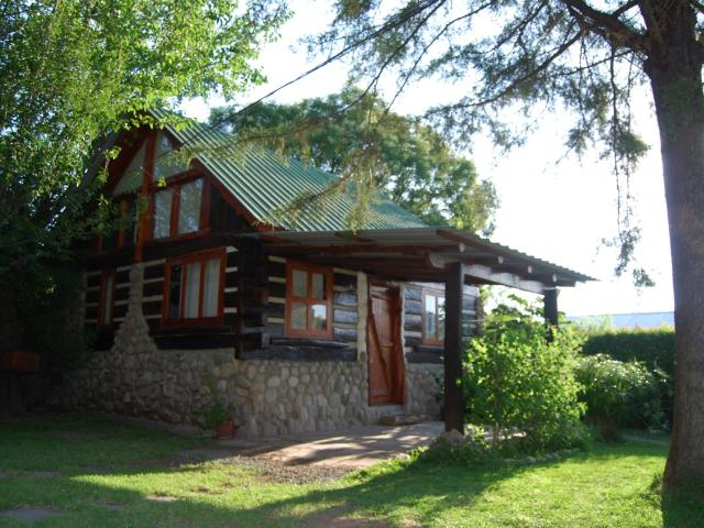 ALQUILER DE CABAÑAS TRONCOPIEDRA EN HUERTA GRANDE, CORDOBA, ARGENTINA