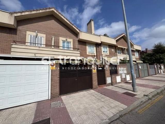 Alquiler de casa o chalet en Calle las Hayas, 23