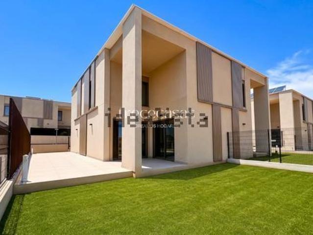 Alquiler de casa o chalet independiente en Calle Montgó