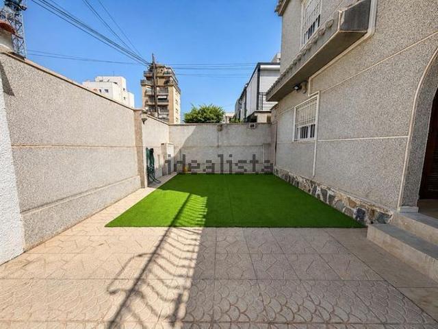 Alquiler de casa o chalet independiente en Calle Matilde Peñaranda