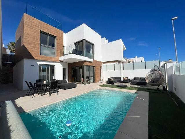 Alquiler de casa o chalet independiente en Calle Madame Butterfly
