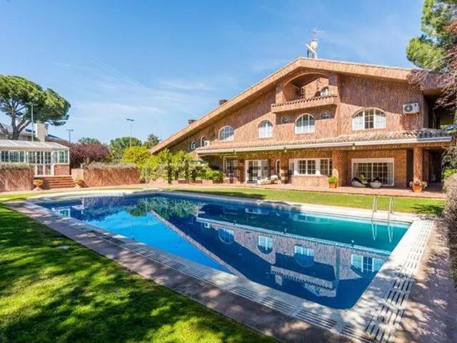 Alquiler de casa o chalet independiente en Calle Saliente