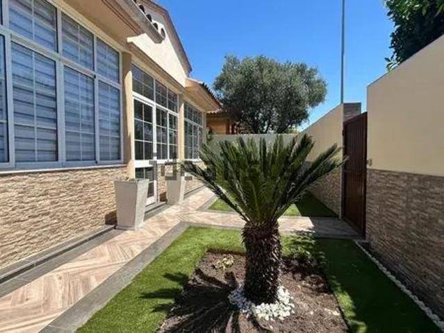 Alquiler de casa o chalet independiente en Calle Suecia