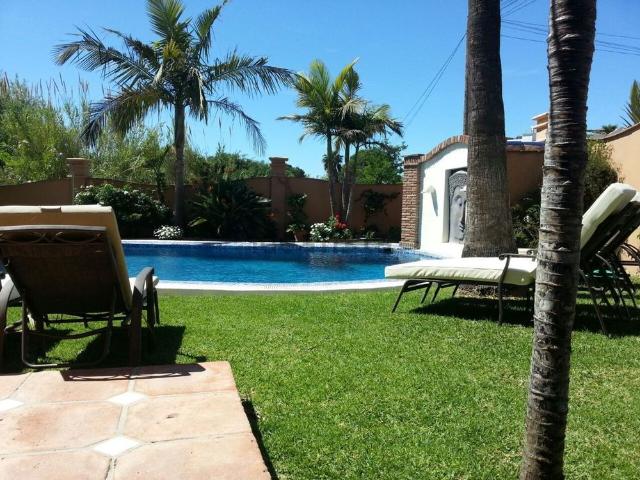 Alquiler de casa o chalet independiente en Calle Venus