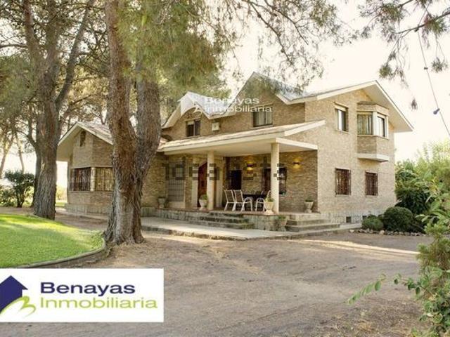 Alquiler de casa o chalet independiente en Capuchinos Glorieta C. Jardín