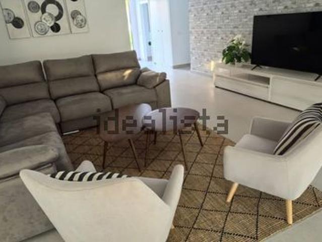Alquiler de casa o chalet independiente en Avenida de los Alisos, 5
