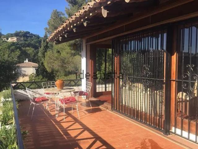 Alquiler de casa o chalet independiente en Avenida Escorpio