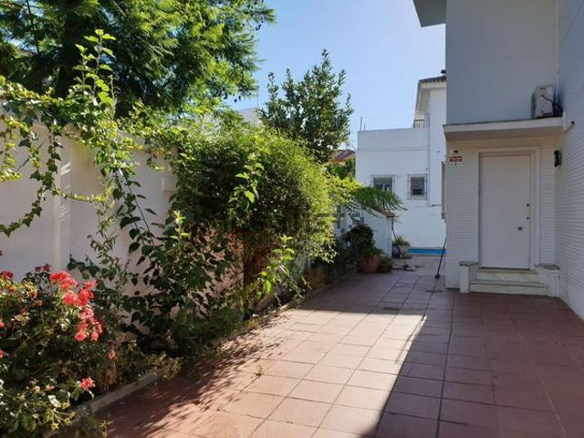 Alquiler de casa o chalet independiente en Reina Mercedes Heliópolis