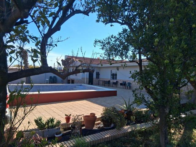 Alquiler de casa o chalet independiente en Urbanización Rivera de Porzuna, Mairena del Aljarafe, 40