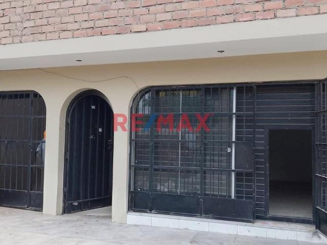 Alquiler De Casa Completa – Ideal Para Negocio + Vivienda / Oficinas / Consultorios En Av.Caudevilla Carabayllo