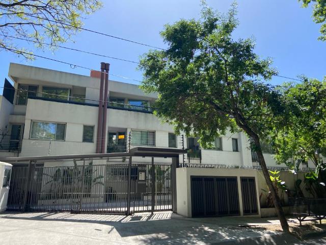 Alquiler de Casa en Condominio, 3 suites y dependencia!