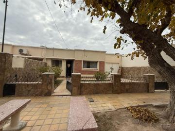 Alquiler De Casa En Rivadavia | 3 Dormitorios | A Metros De Calle Meglioli